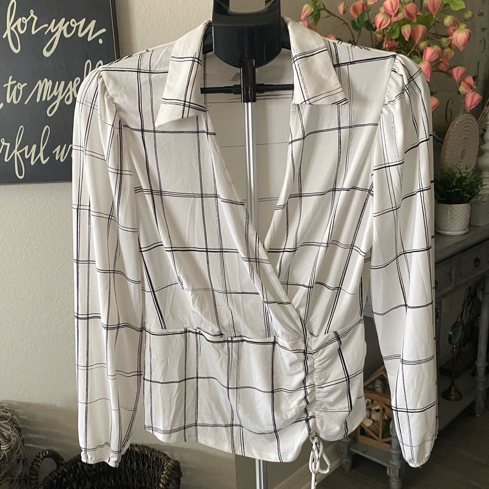 Perseption Concept Window Pane Print Surplice Top… - image 1